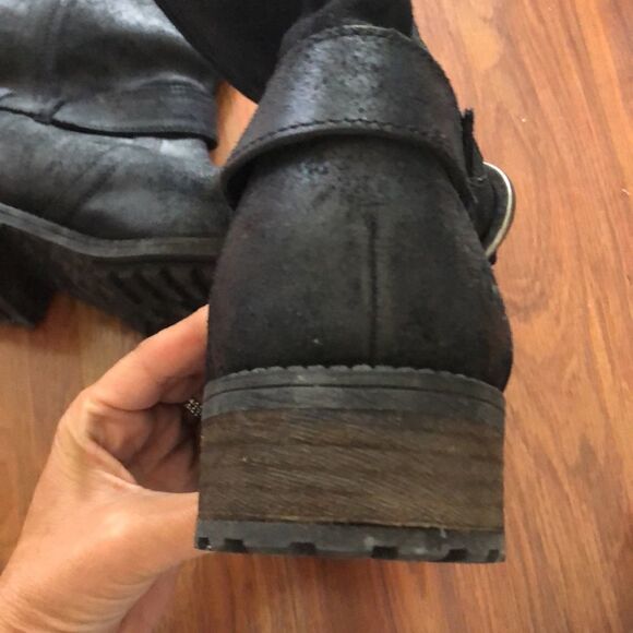 UGG Moto black leather boots distressed black so 8.5 - Picture 8 of 8